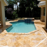 Placi Travertin Golden Slefuit Chituit 45.7 x 45.7 x 1.2 cm