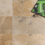 Placi Travertin Nero Slefuit Chituit 45.7 x 45.7 x 1.2 cm