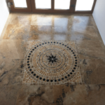Placi Travertin Nero Slefuit Chituit 45.7 x 45.7 x 1.2 cm