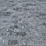 Mozaic Marmura Black Scapitat 2.3 x 4.8 x 1 cm