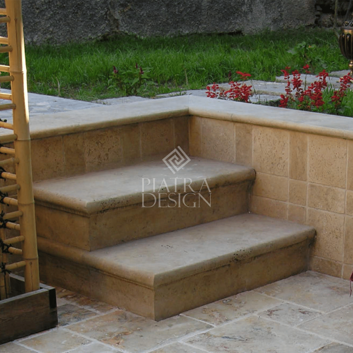 Trepte Travertin Classic Antique CC Slefuit Nechituit 1LSF - 1 lungime bastonata 100 x 33 x 3 cm Trepte Travertin Classic Antique CC Slefuit Nechituit 1LSF - 1 lungime bastonata 100 x 33 x 3 cm
