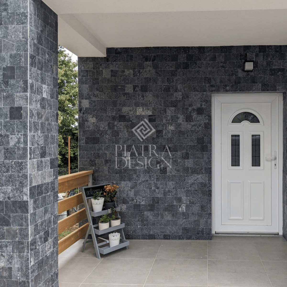 Placi Marmura Black Antichizat 10 x 10 x 1 cm Placi Marmura Black Antichizat 10 x 10 x 1 cm