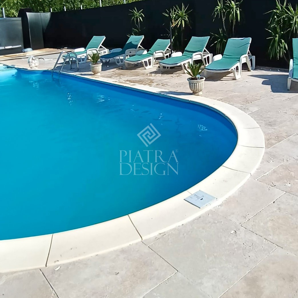 Placi Travertin Classic Antique Antichizat 60 x 60 x 1.5 cm 4 Piscina amenajata cu travertin clasic antichizat