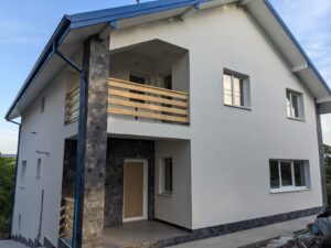 Transformă aspectul casei tale cu plăci de marmură Black cu finisaj antichizat