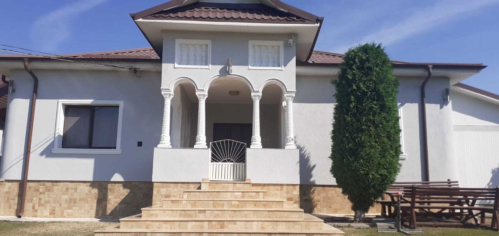Proiect finalizat cu Plăci Travertin Classic Antichizat