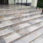 Placi Travertin Silver Antichizat 1LSF - 1 lungime bastonata 33x61x3 cm