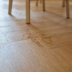 Parchet SPC Herringbone Stejar Miere Utah Cu Izolatie - imagine 2